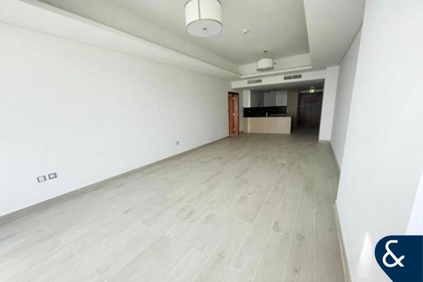 Sea View | Modern Design | Vacant on Transfer